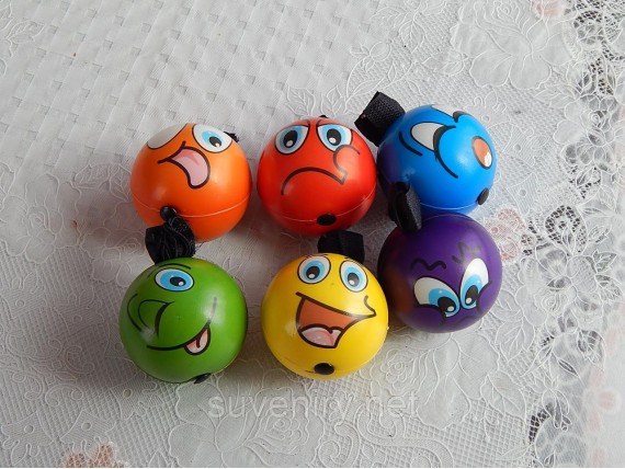 Детские мячи с резинкой на палец