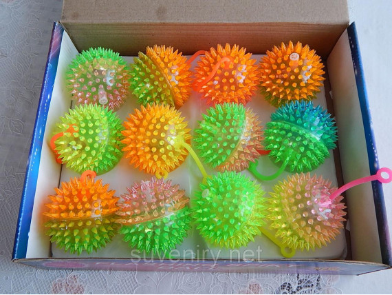 Светящая игрушка мячик ежик 