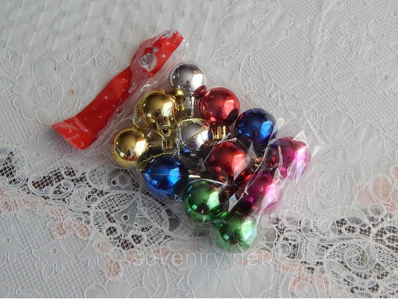 Новогодние шары на елку 2.5см  разные цвета