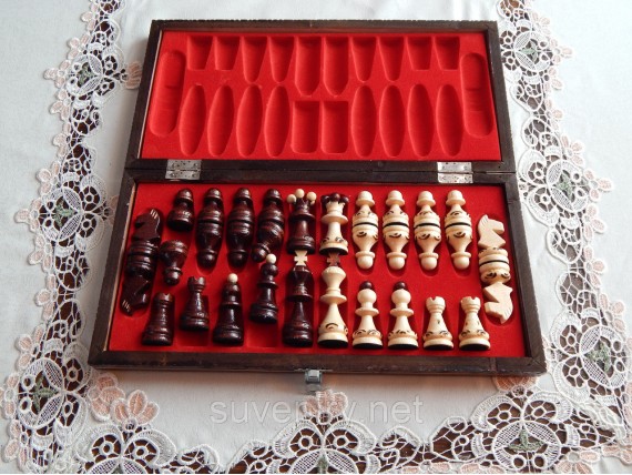 Деревянные шахматы 42*42см