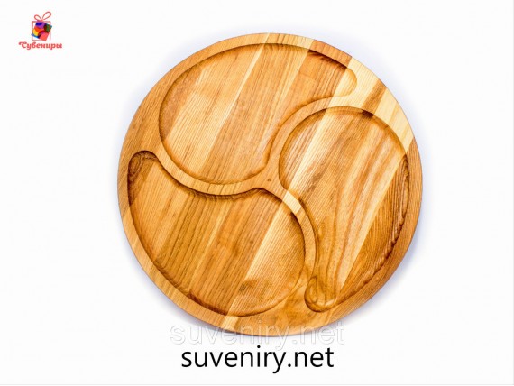Деревянная доска для подачи блюд