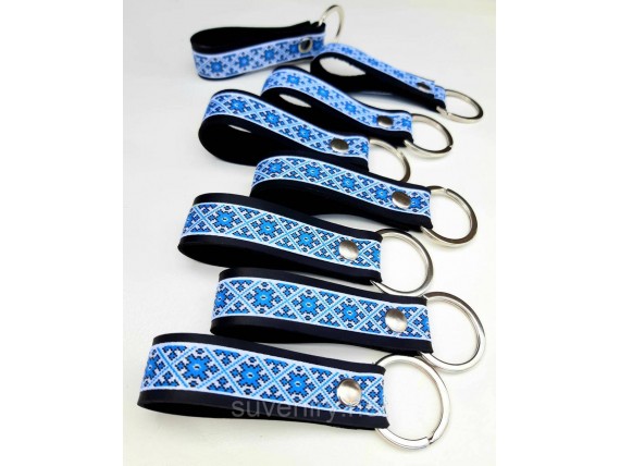 Сувенирные кожаные брелки на ключи с орнаментом