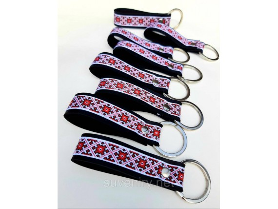 Сувенирные кожаные брелки на ключи с орнаментом