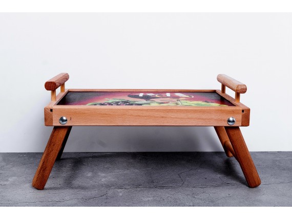 Деревянный столик - поднос для завтрака