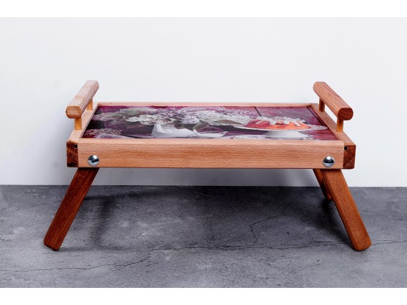 Деревянный столик - поднос для завтрака